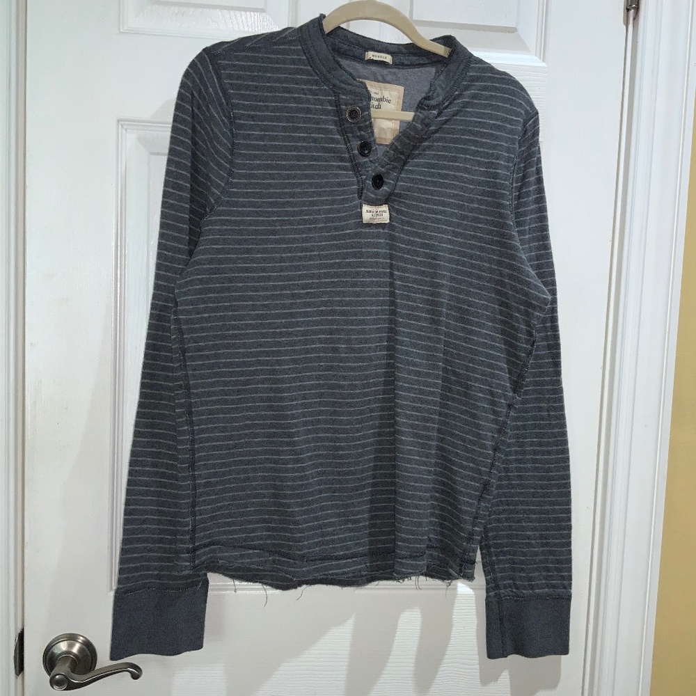 Abercrombie & Fitch long sleeve muscle henley tee Sz XL striped raw hems